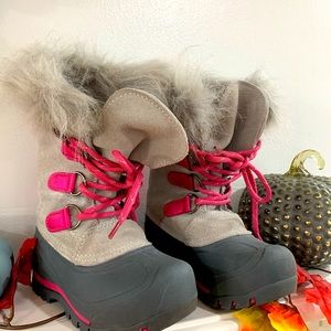 Girls snow boots